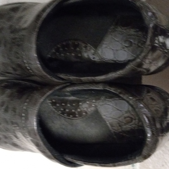 B.o.c Grey Reptile Print clogs - Picture 5 of 12